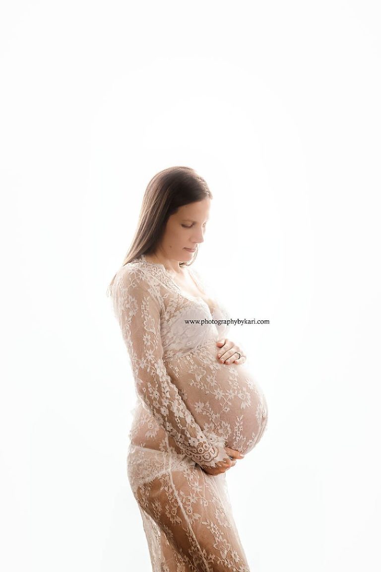 MN Maternity Session in white lace