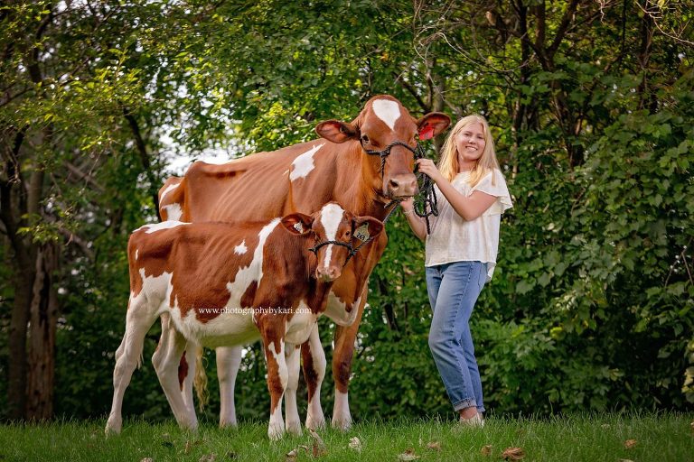 MN Senior girl with cows