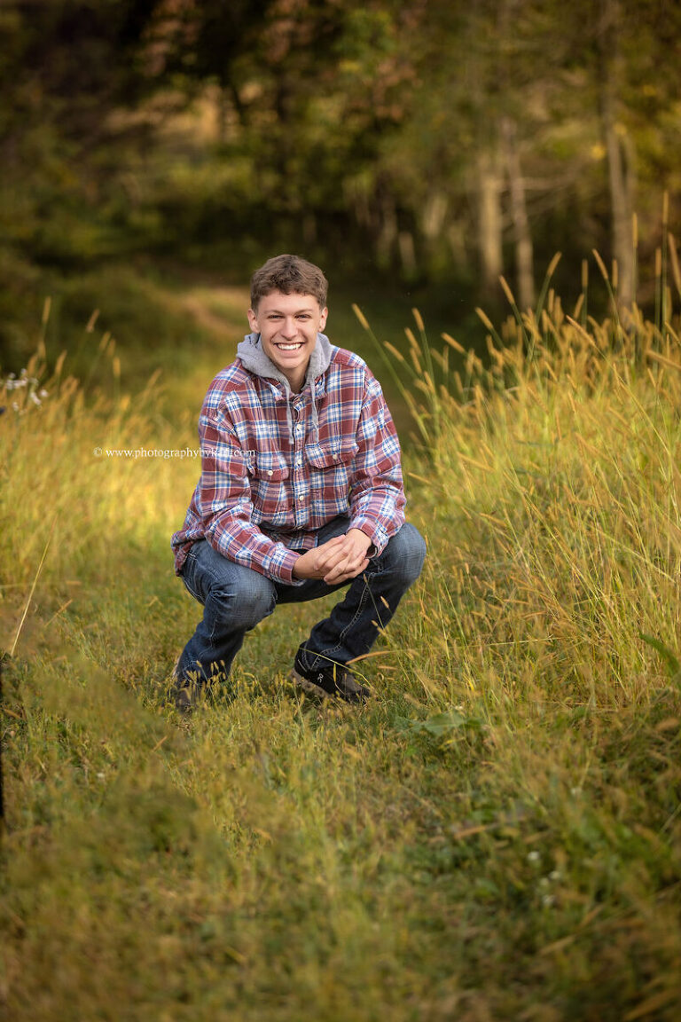 Outdoor senior session with sunset in Spring Valley MN